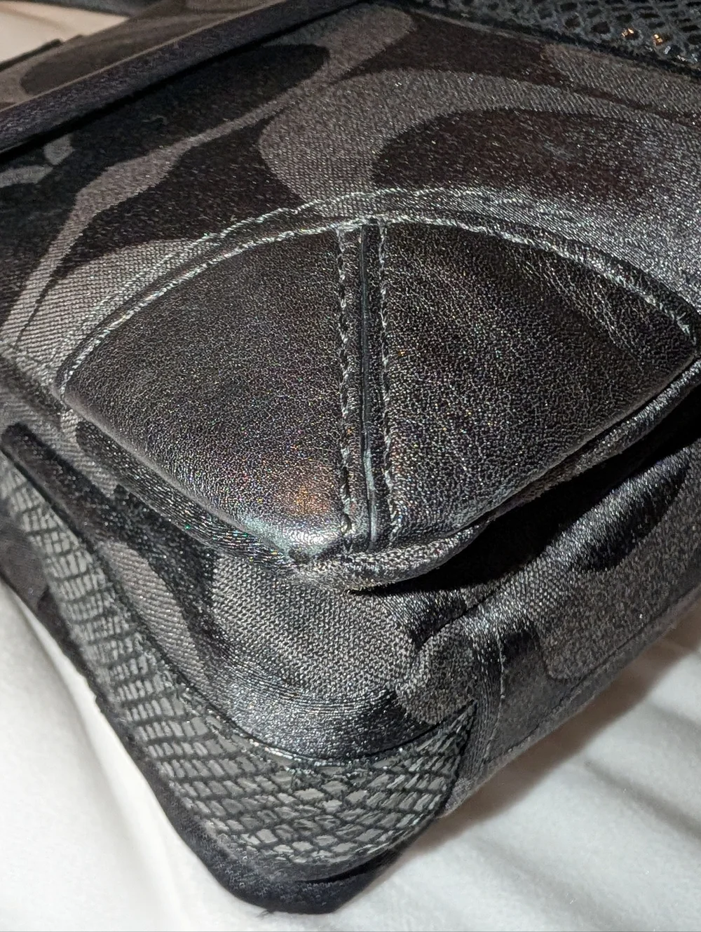 Coach Peyton Sateen Reptile Embossed Trim Turnlock Shoulder Bag Black VGUC
